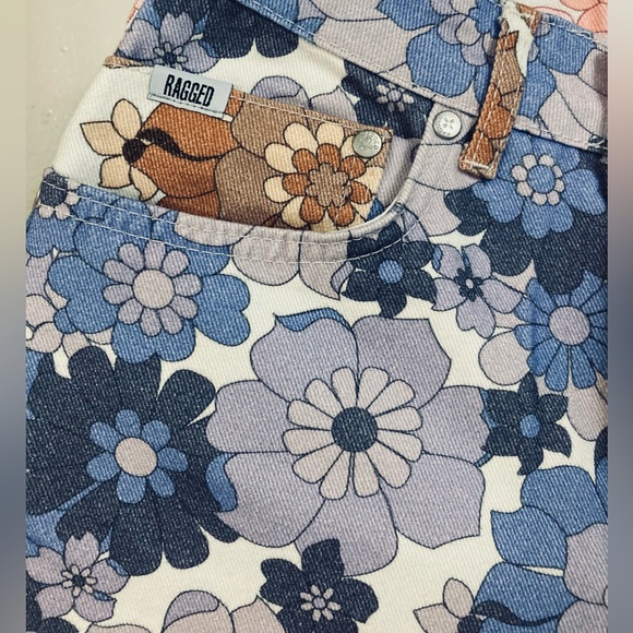 Ragged Jeans Floral Pants - Picture 2 of 7